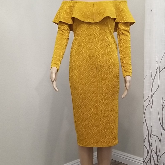 BCBGENERATION Off-the-Shoulder Jacquard Dress - Picture 9 of 14